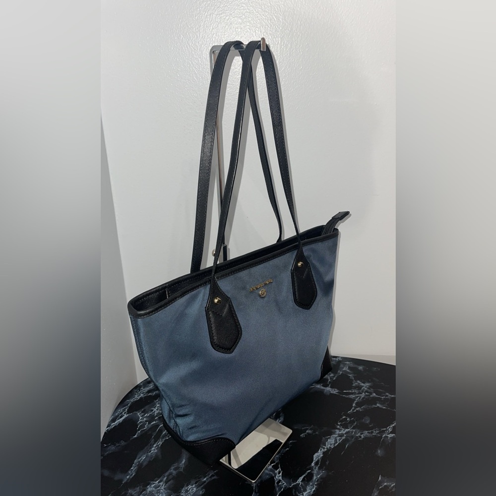MICHAEL KORS Eva Top Zip Tote Nylon Bag Navy Gold Hardware AUTHENTIC - Picture 8 of 15
